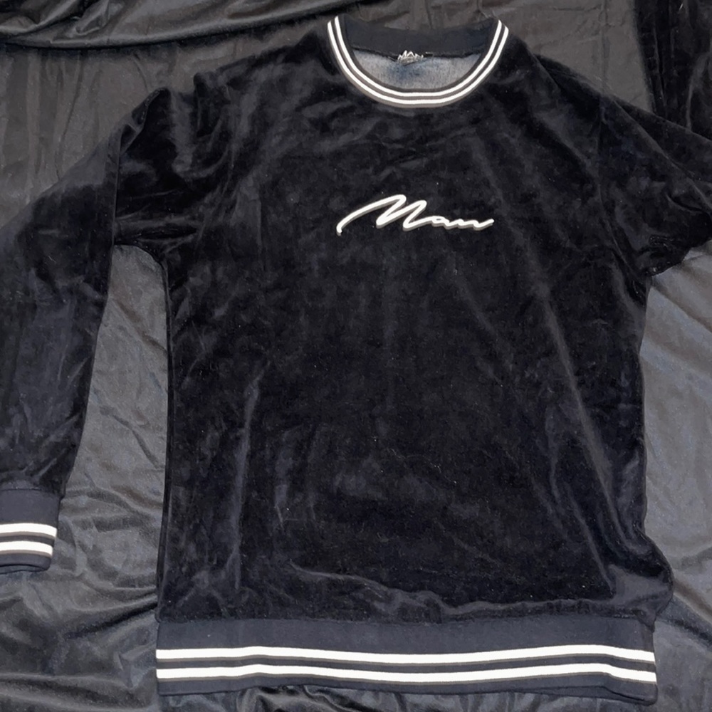 Boohoo man black velour sweatshirt